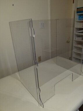 Plexiglass Acrylic Sneeze Guard Free Standing